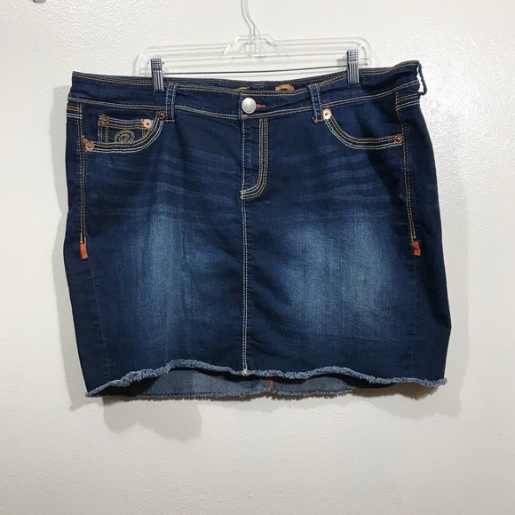 Seven7 Dresses & Skirts - Seven7 Luxe Dark Wash Denim Skirt with Raw Hem